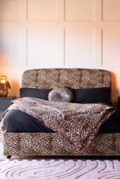 The Jagger Bed in Leopard Love Velvet - thumbnail 3
