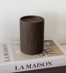 Dolni Large Tobacco & Oud Candle - thumbnail 4