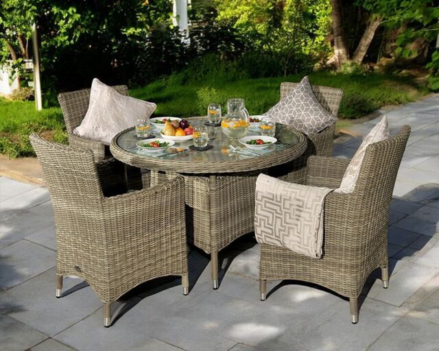 Wentworth 4 Seater Carver Dining Set - image 1