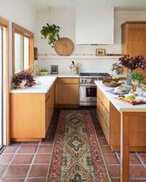 Santiago Camel & Scarlet Rug Red - 60x90 - Machine Washable Area Rug - Kid & Pet Friendly - Indoor Rugs - Ruggable - thumbnail 2