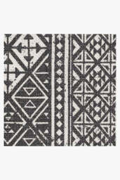 Loseta Black Outdoor Rug - 150x215 - Machine Washable Area Rug - Kid & Pet Friendly - Indoor Rugs - Ruggable - thumbnail 4