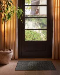 Sierra Soft Black Rug - 185 Round - Machine Washable Area Rug - Kid & Pet Friendly - Indoor Rugs - Ruggable - thumbnail 2