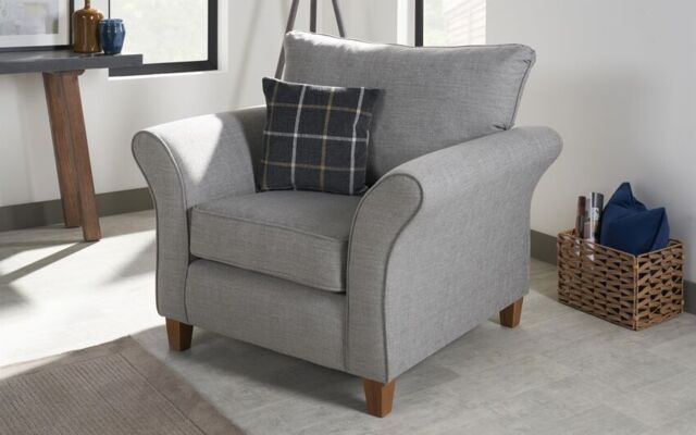 Hugo Fabric Standard Chair - poltronesofà at ScS