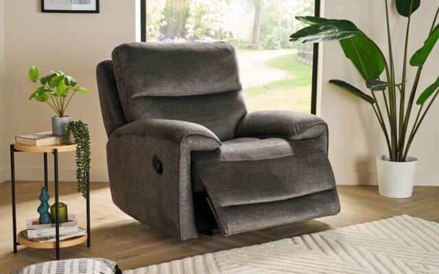 Caldbeck Manual Recliner Chair - poltronesofà at ScS
