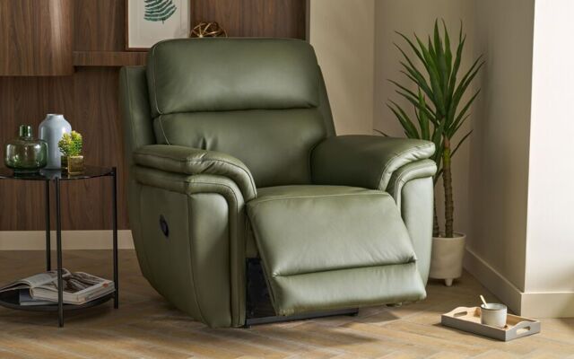 Maer Manual Recliner Chair - poltronesofà at ScS