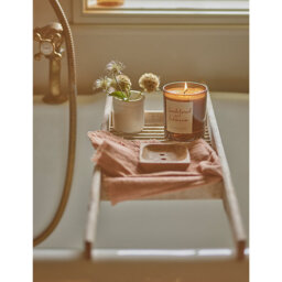 Plum And Ashby Sandalwood & Labdanum Soy-Wax Candle 220g - thumbnail 2
