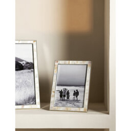 The White Company Rectangular Mother-Of-Pearl Tiled Photo Frame 23cm x 17cm - thumbnail 2