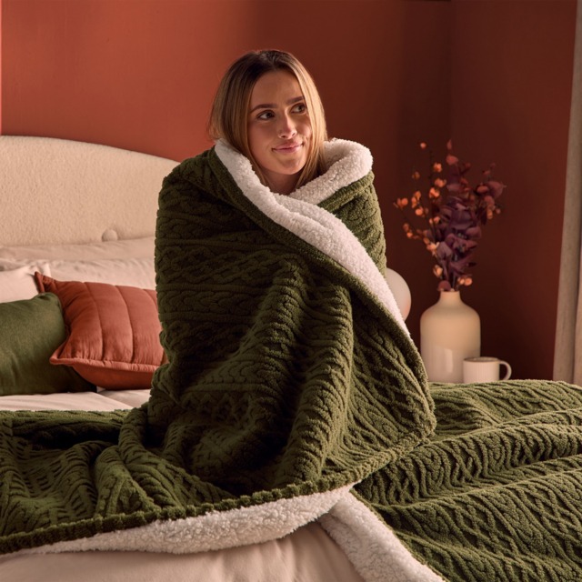 Silentnight Heat Genie Cable Knit Giant Blanket - Olive