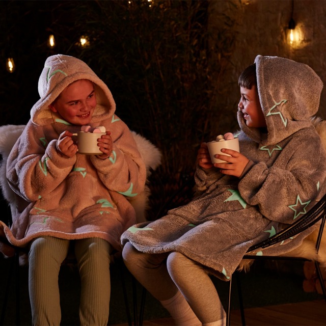 Silentnight Snugsie Kids Oversized Hoodie Glow In The Dark - Blush Star