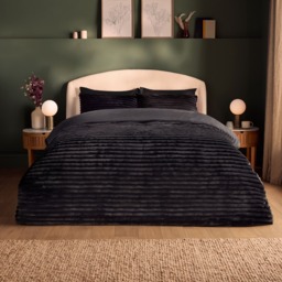 Silentnight Ribbed Faux Fur Duvet Cover Set - Black - Single