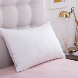 Silentnight Wellbeing Lavender Scented Pillow