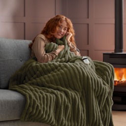 Silentnight Luxury Ribbed Faux Fur Heated Throw - Natural