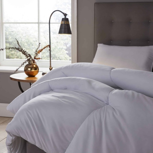 Silentnight Warm and Cosy Duvet - 13.5 Tog - image 1