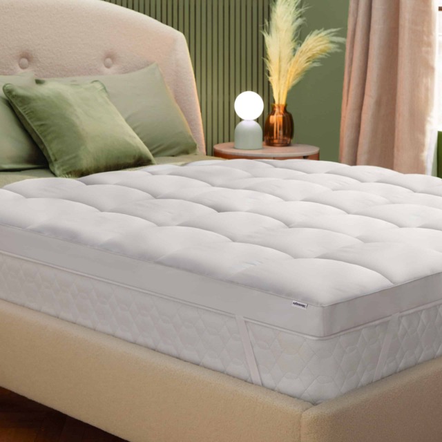 Silentnight Anti-Allergy Ultimate Mattress Topper 1000 - image 1