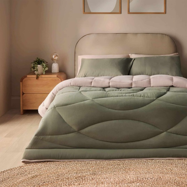 Silentnight - Coverless Duvet & Pillowcase Set, Washed - Green/Natural - image 1