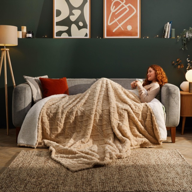 Silentnight Snugsie Giant Blanket – Natural - image 1