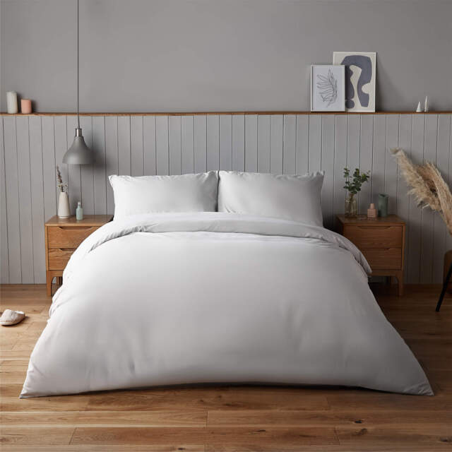 Silentnight Supersoft White Duvet Set - image 1