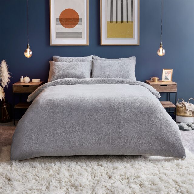 Silentnight Silver Teddy Fleece Duvet Set - image 1