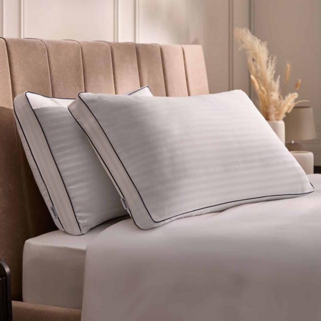 Silentnight Hotel Collection Box Pillow - 4 pack - image 1