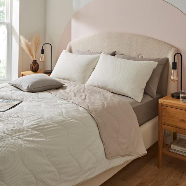 Silentnight Summer Breeze Seersucker Coverless Duvet 2.5 Tog Cream/Natural - image 1