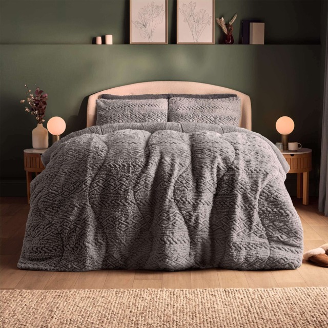 Silentnight Teddy Fleece Coverless Duvet Set - image 1