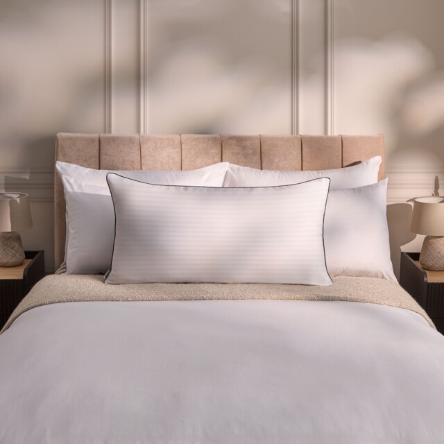 Silentnight Hotel Collection King Size Pillow - image 1