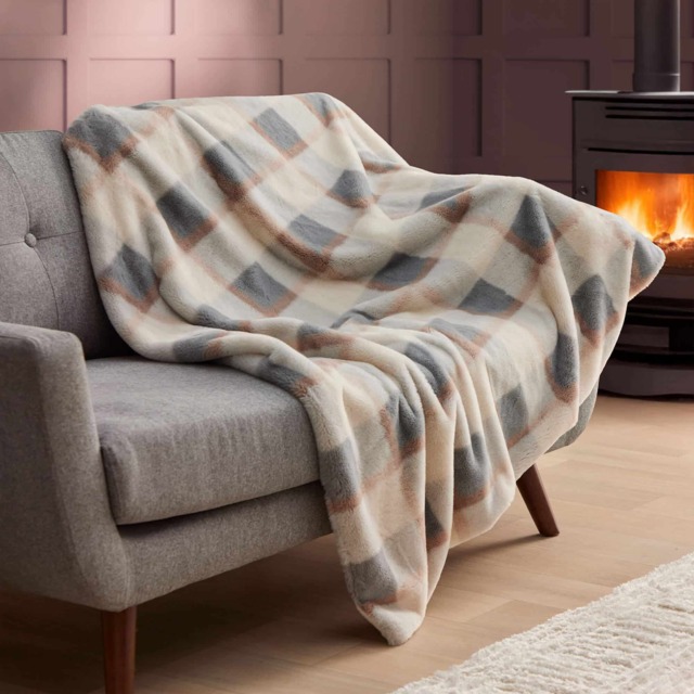 Silentnight Snugsie Faux Fur Checked Blanket - image 1