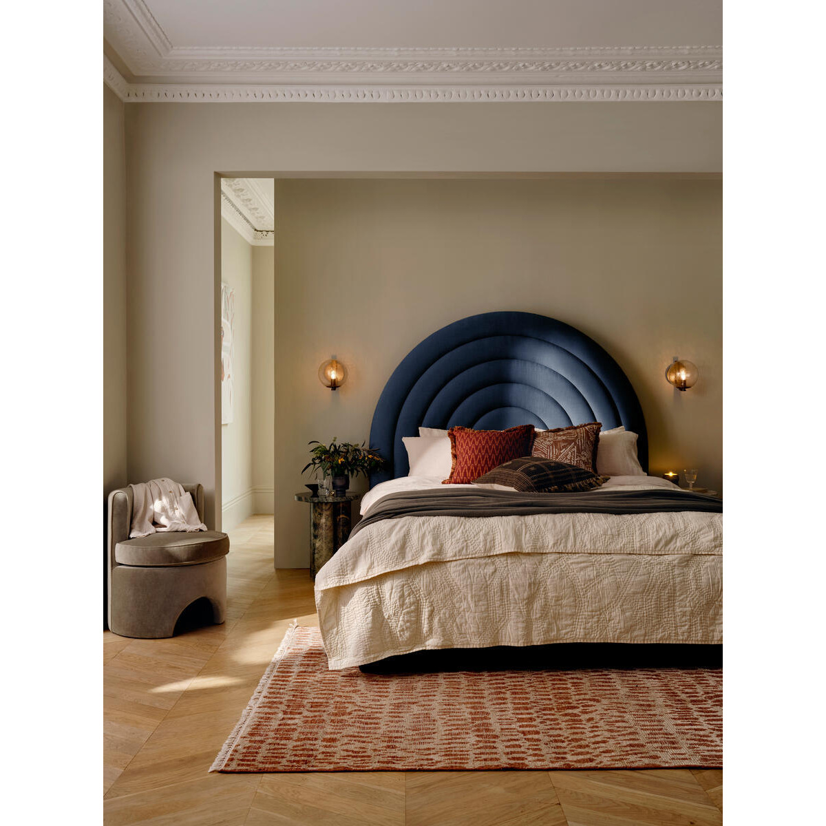 Archway Bed, Emperor, Linen Dark Navy
