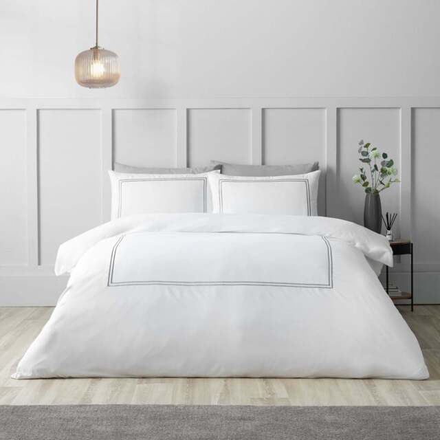 Catherine Lansfield So Soft Mono Satin Stich White Duvet Set - So Soft Mono Satin Stich White Duvet Set SuperKing - image 1