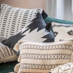 Wular Cream Cushion - Wular Natural Cushion 45CM - thumbnail 3