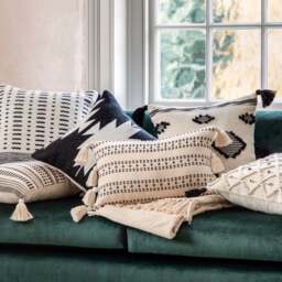 Wular Cream Cushion - Wular Natural Cushion 45CM - thumbnail 2