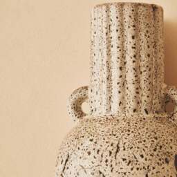 Calcita Small Speckled Brown Vase - Calcita Small Speckled Brown Vase - thumbnail 2