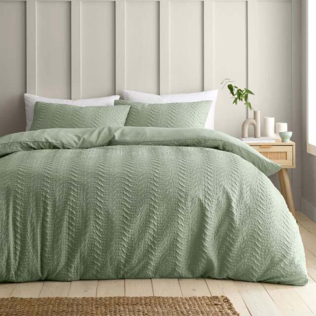 Catherine Lansfield Heatset Wave Green Duvet Set - DISC Heatset Wave Mint Green Duvet Set Double - image 1