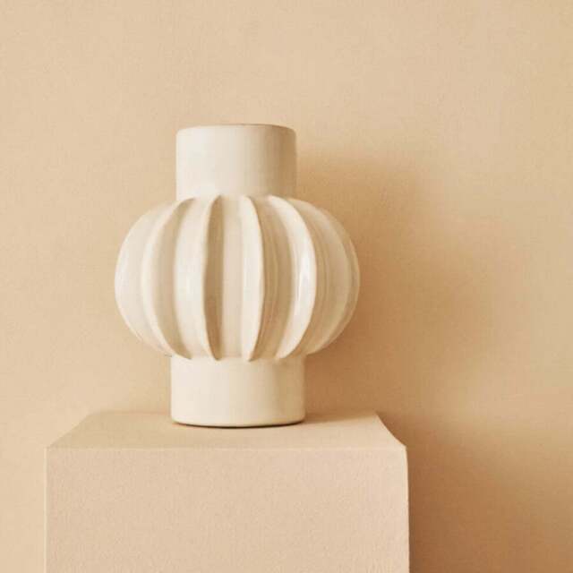 Kondo Cream Bubble Vase - Kondo Cream Bubble Vase - image 1