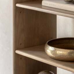 Colonna Open Display Unit - Open Display Unit Natural Mango Wood / Brass - thumbnail 4