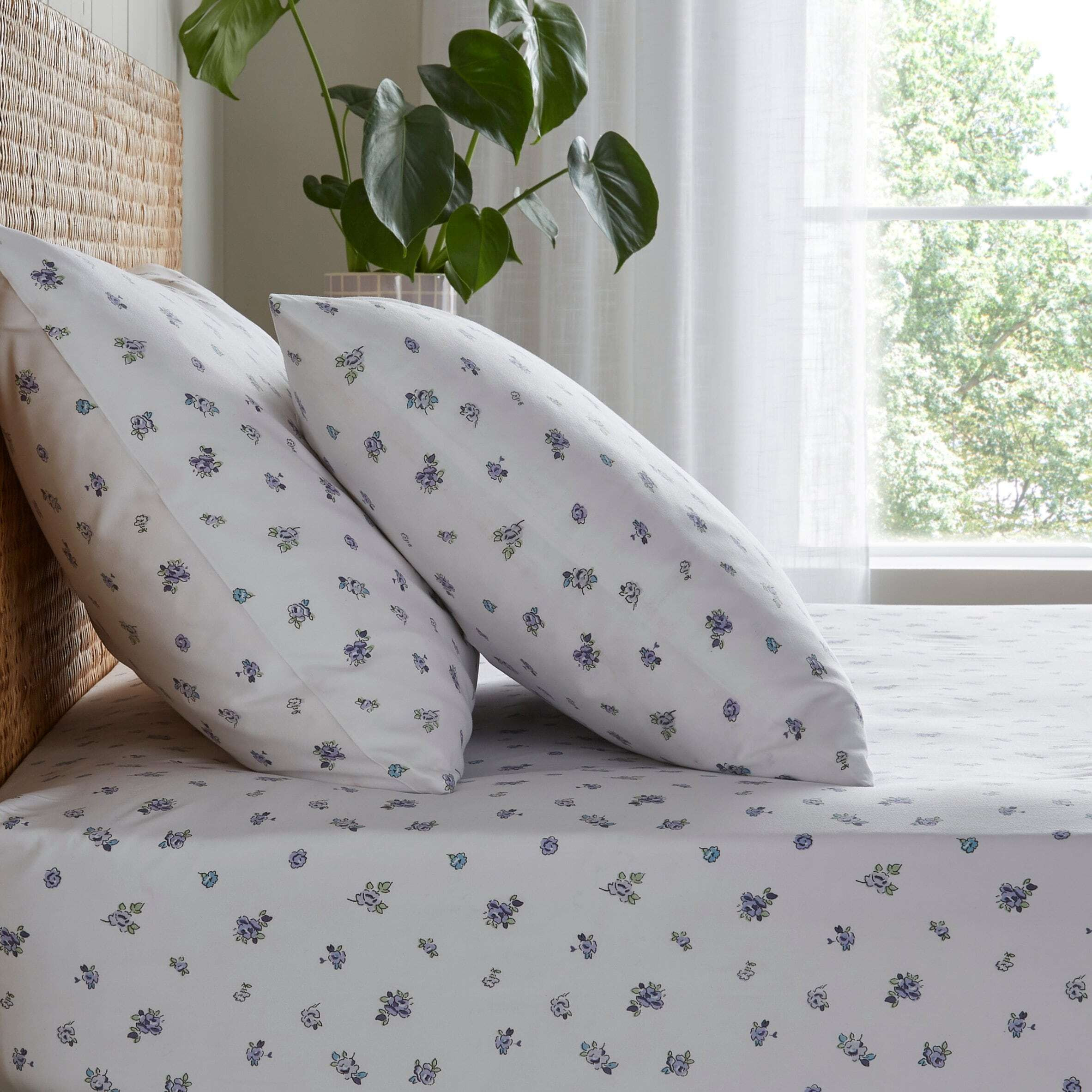 Silentnight Refresh White Ditsy Pillowcases