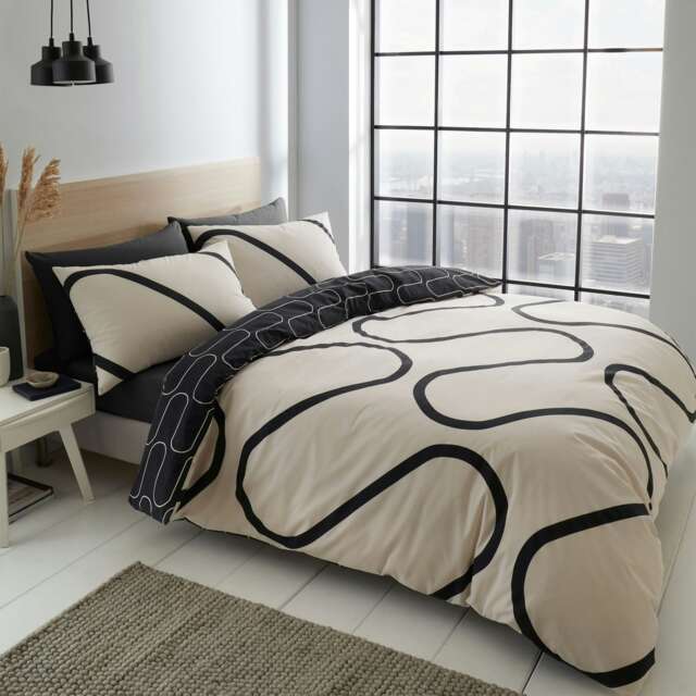 Catherine Lansfield Linear Curve Geometric Reversible King Duvet Cover Set Black