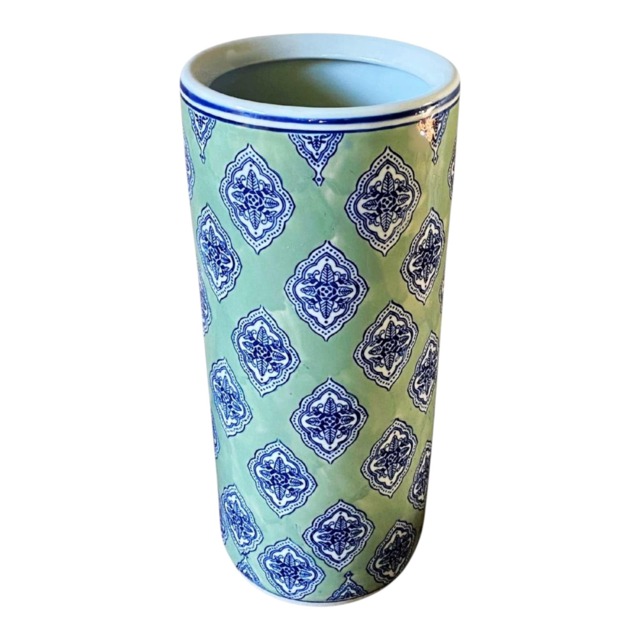 Green and White Diamond Print Umbrella Stand
