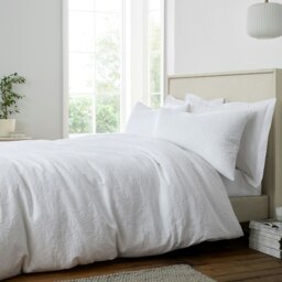 Bianca Fleur Matelassé Jacquard 200 Thread Count Cotton Duvet Cover Set White White Double