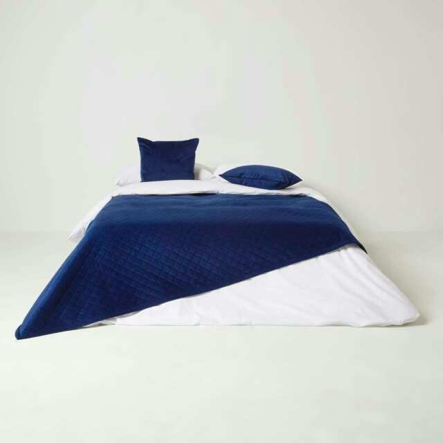 Homescapes Diamond Quilted Navy Velvet Bed Throw - 150 x 200 cm Blue 1