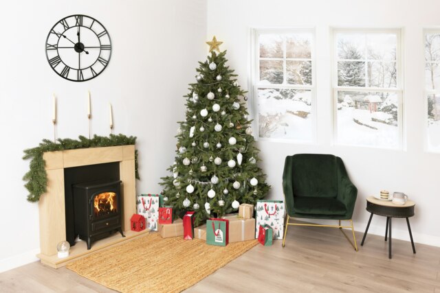 Charles Bentley Luxury 6ft Faux Hinged Nordic Spruce Christmas Tree Green