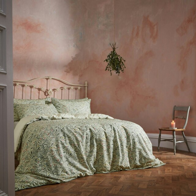Edinburgh Weavers Malory Botanical Luxury Cotton Double Duvet Cover Set