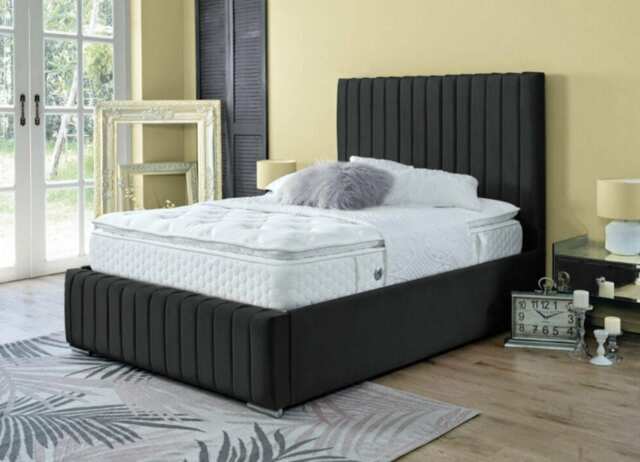 Savoy Bed - Double - 4ft6 - Black