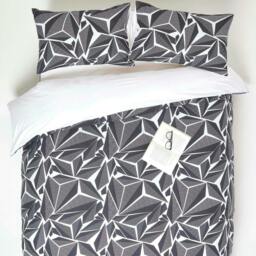 Homescapes Monochrome Digitally Printed Cotton Duvet Cover Set - Single Black Single