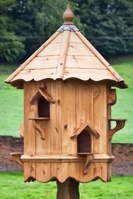 Bergholt Dovecote, Two Tiered Hexagonal Birdhouse - Traditional English Pole Mounted Birdhouse for Doves or Pigeons Brown One Size