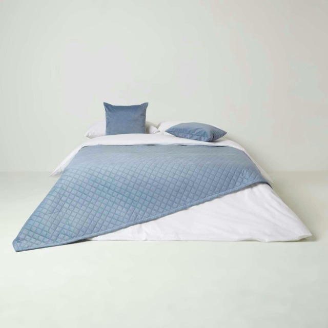 Homescapes Diamond Quilted Blue Velvet Bed Throw - 150 x 200 cm Blue 1