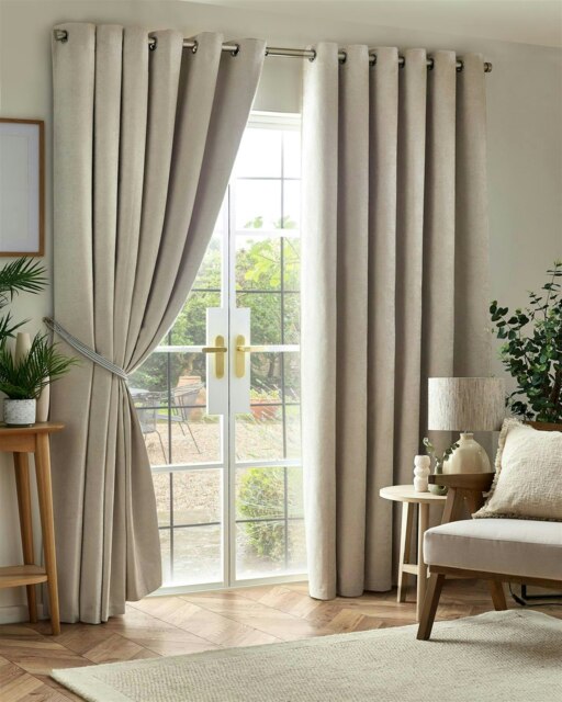 Chenille Blackout Ring Top Eyelet Curtains - 117cm x 137cm - Cream