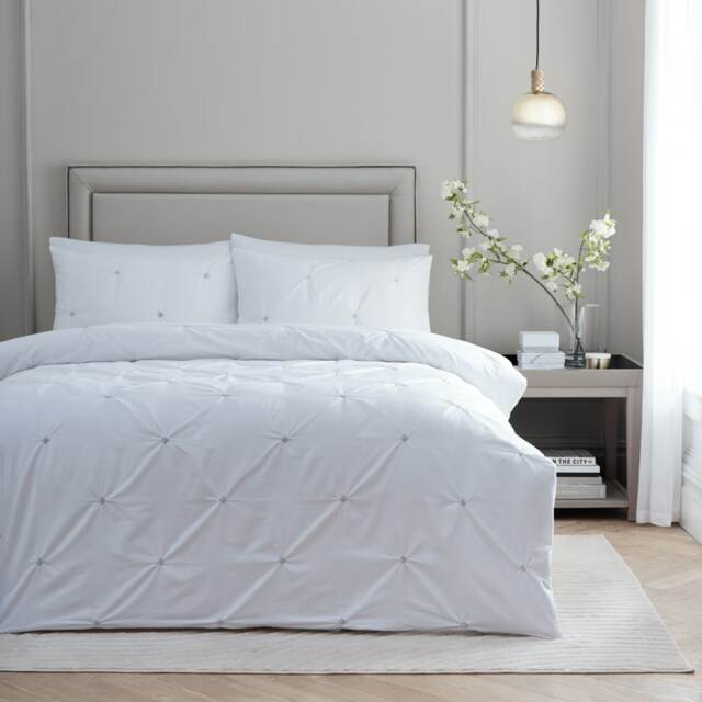Paoletti Elysia Pinch Pleat 100% Cotton Duvet Cover Set Black Black Super King
