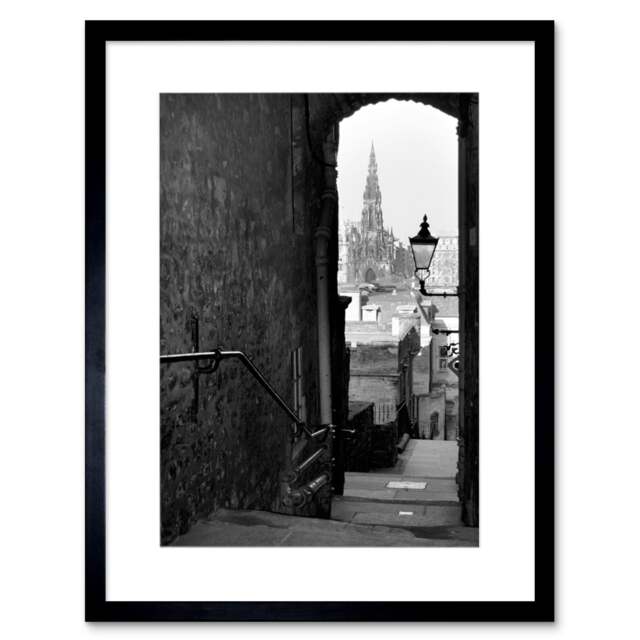 Photo Cityscape Edinburgh Royal Mile Lane Black White Framed Wall Art Print
