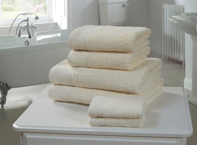 Chatsworth 600gsm Pure Cotton Towels Soft & Absorbent Cream Cream Face cloth 1